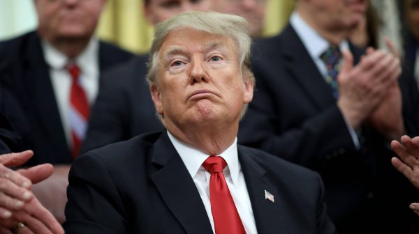 热丰网 美方承认犯下严重错误, 特朗普真没想到, 中国捏的五张牌敢这么打